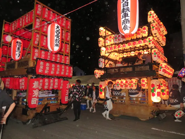 本部前での根来町と本町。